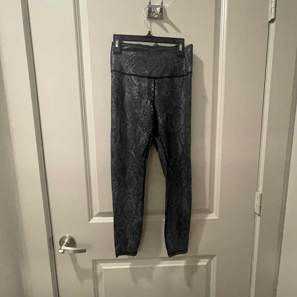 IVL snake skin leggings